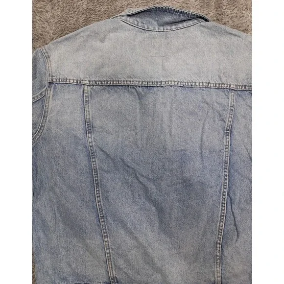 Old Navy Jean Jacket Size Large Boyfriend Distressed Ripped Light Blue Denim - Picture 12 of 13
